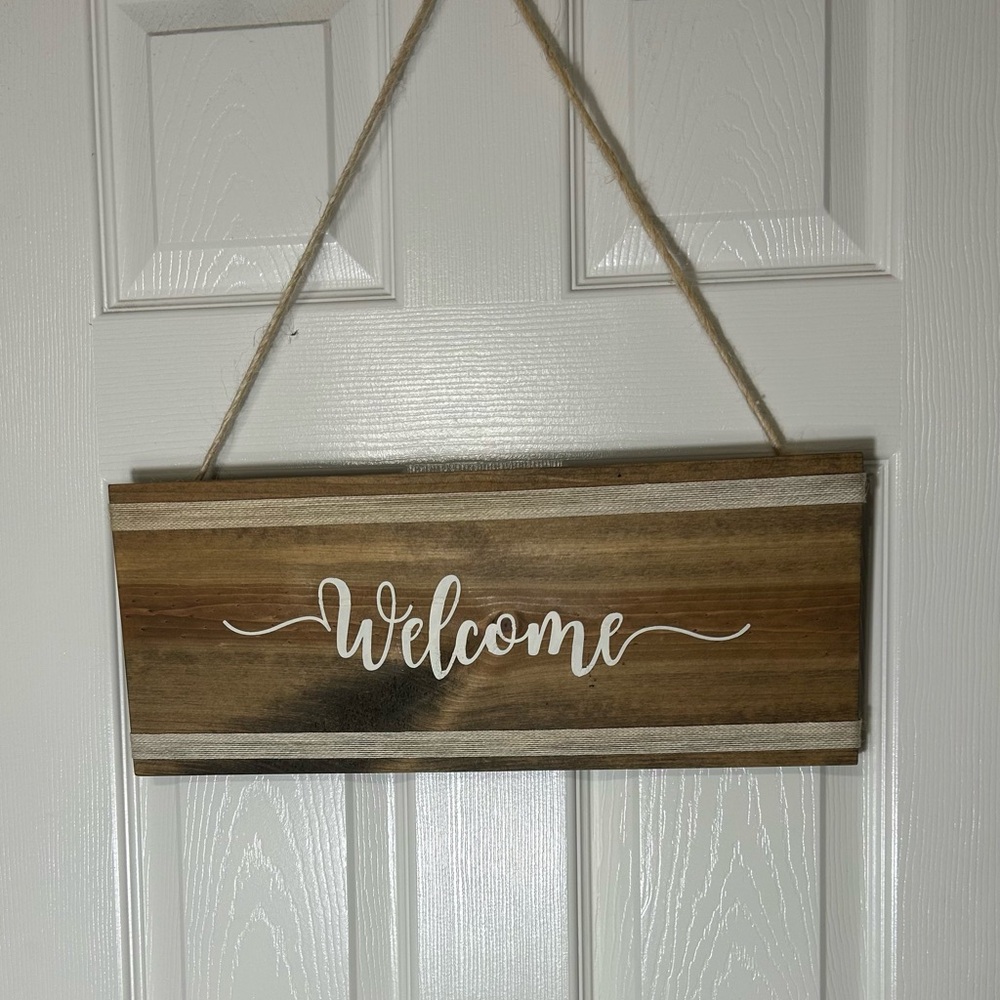 New Handcrafted Rustic Wooden Welcome Sign‎